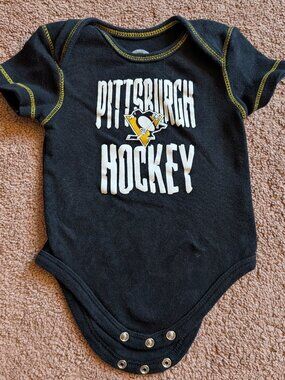 3/6 months Pittsburgh Penguins hockey onesie bodysuit black gold